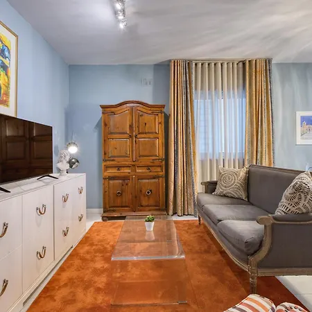 Chic 2 Bedroom In Balluta, St Julians By Sf Homes 公寓