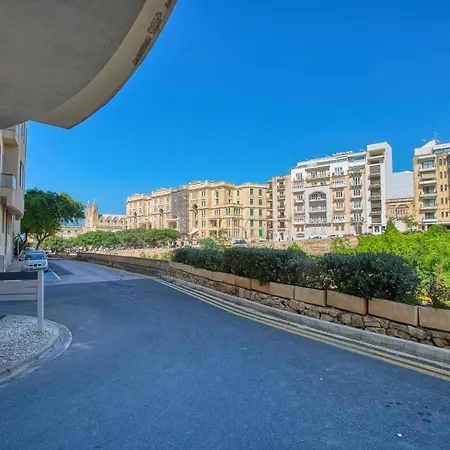 Chic 2 Bedroom In Balluta, St Julians By Sf Homes 公寓